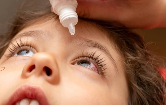 Eye_drops_children_myopia
